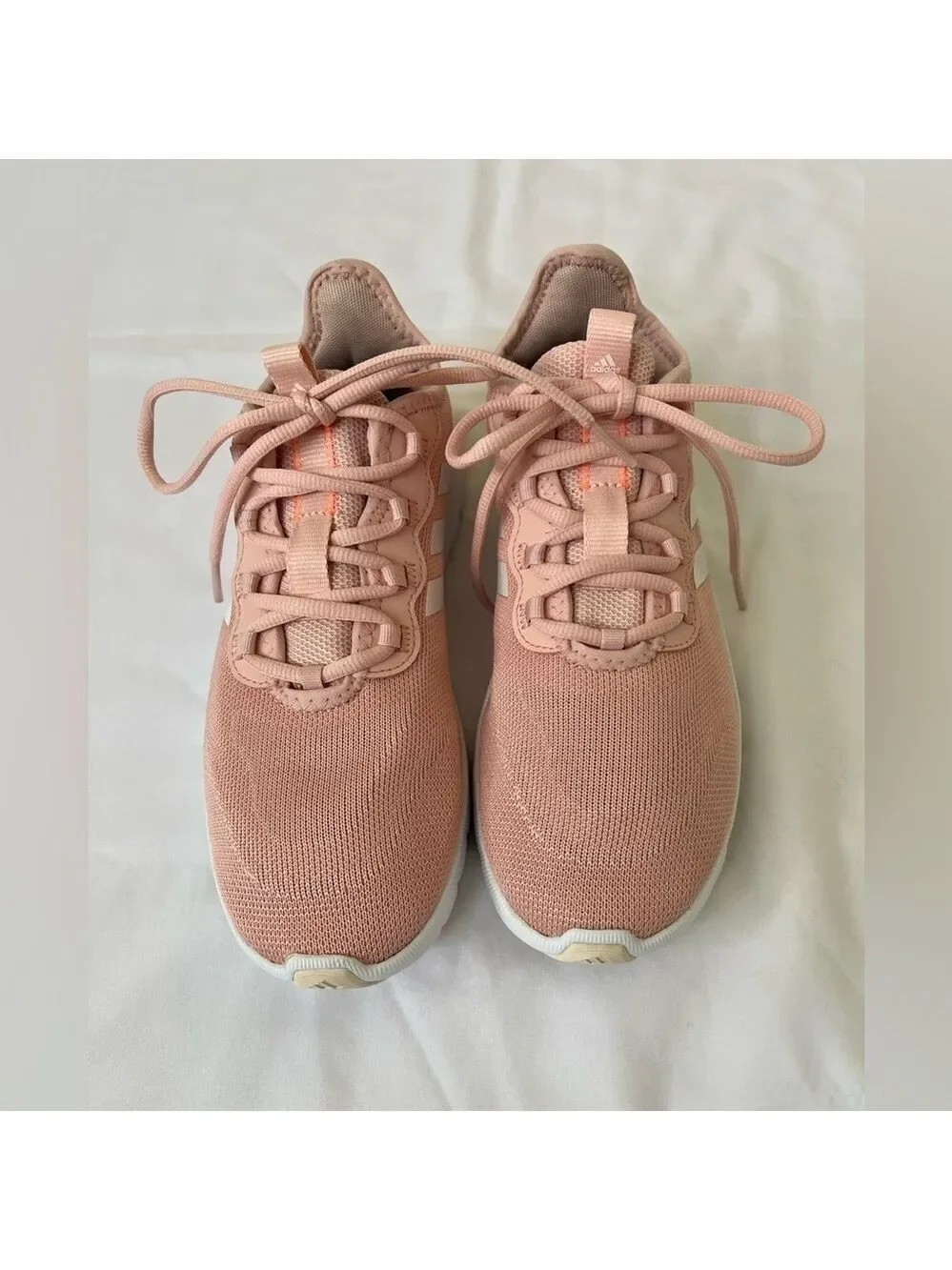 Womens Adidas Nario Move in Vapour Pink. Size 8